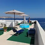 Seafront 3 Bedroom Stylish Apt With Spectacular Seaview