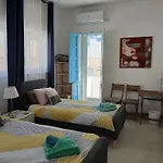 Seafront 3 Bedroom Stylish Apt With Spectacular Seaview